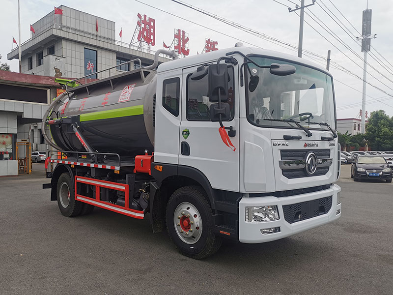 東風(fēng)D9   10方  吸污車